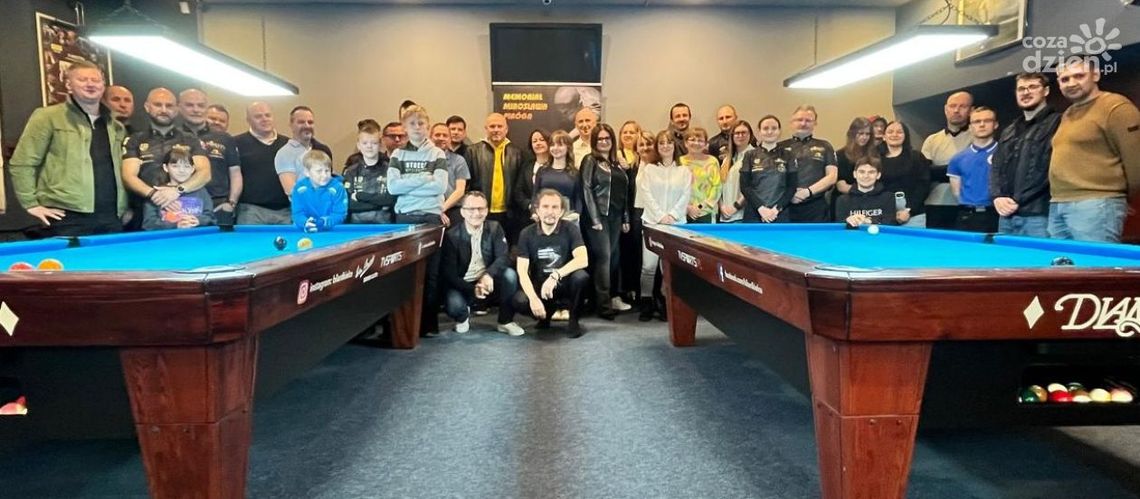 V Memoriał Mirosława Piróga zgromadził rodzinę i przyjaciół ze świata bilardowego.
Zebrano 4.000 zł. na leczenie kolegi dziennikarza Leszka Salwy