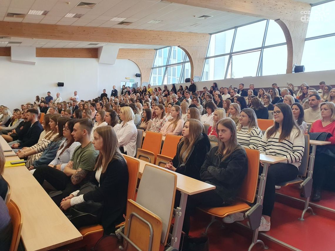 W Akademii Nauk Stosowanych im. prof. Lipińskiego w Kielcach zainaugurowano rok akademicki W Akademii Nauk Stosowanych im. prof. Lipińskiego w Kielcach zainaugurowano rok akademicki