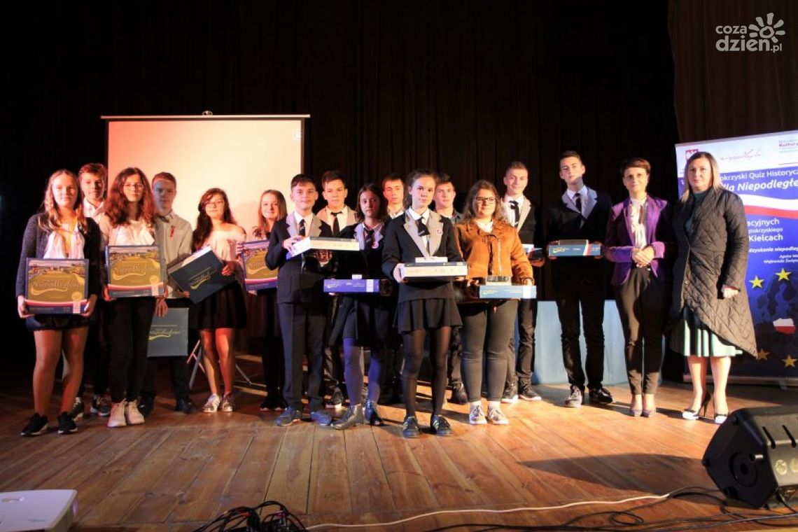 W Ćmielowie zagrali dla Niepodległej W Ćmielowie zagrali dla Niepodległej