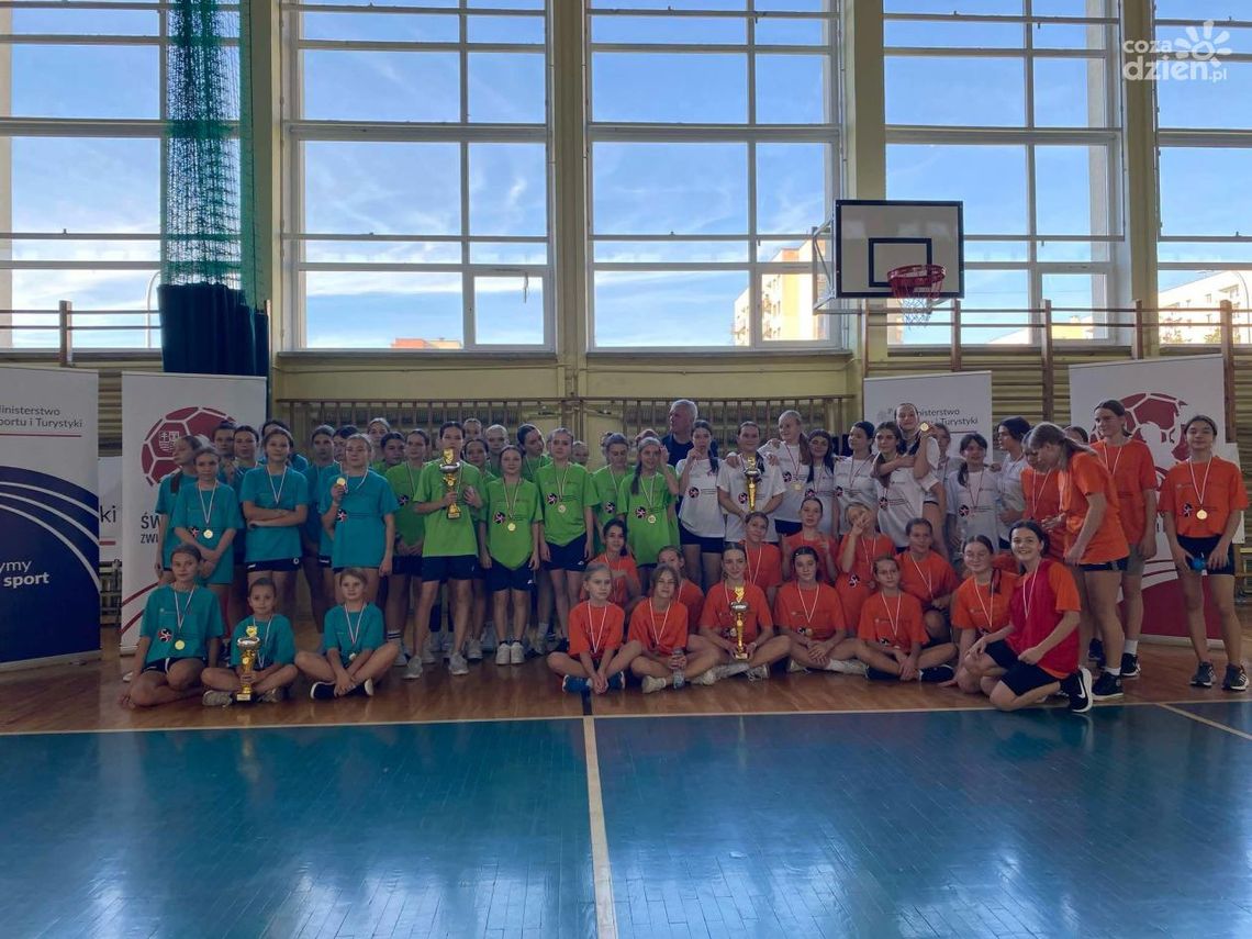 W Kielcach odbył Międzyszkolny turniej w piłkę ręczną klas 6 W Kielcach odbył Międzyszkolny turniej w piłkę ręczną klas 6