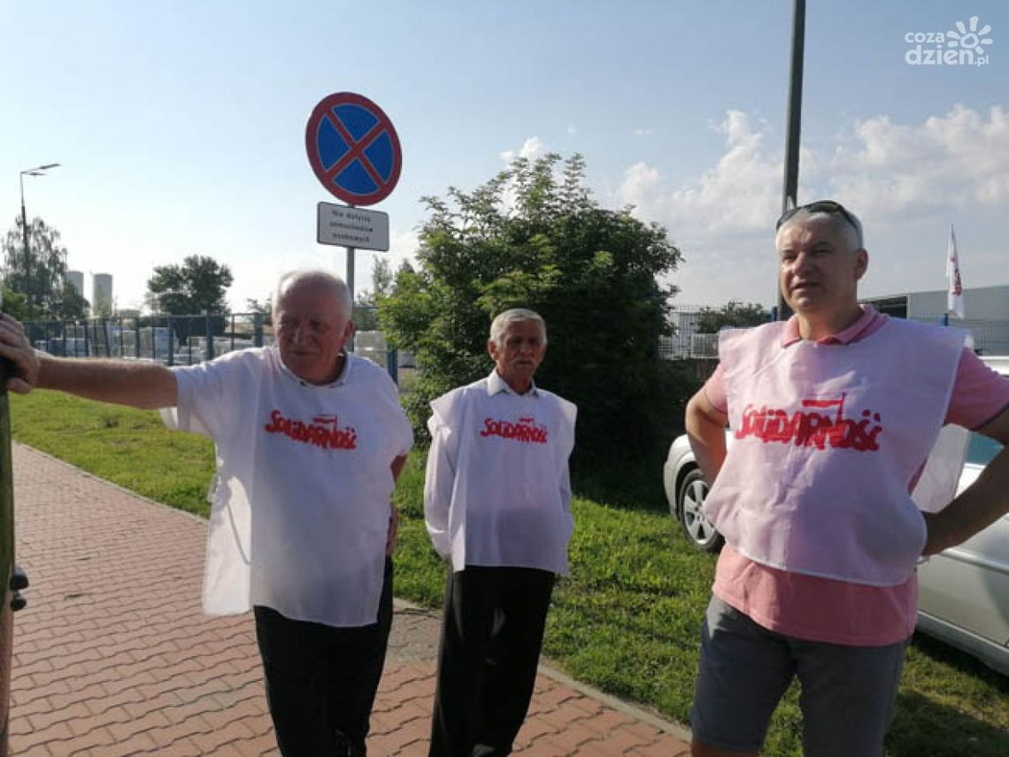 W Lipsku zaostrzają strajk

