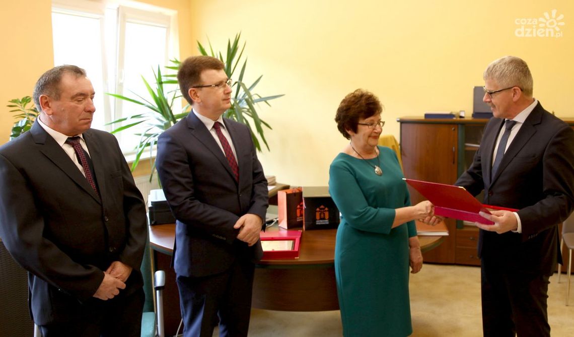 W MEC przepracowali wiele lat. Docenił to prezydent W MEC przepracowali wiele lat. Docenił to prezydent