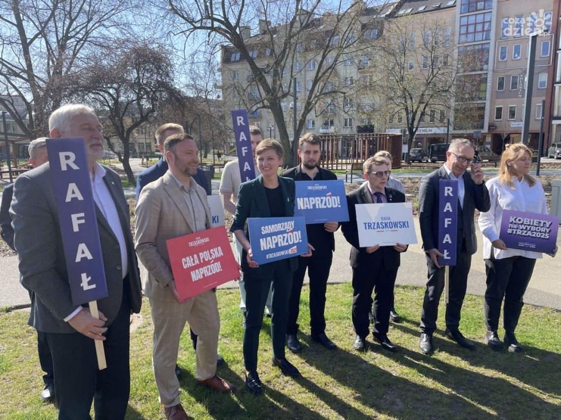 W oczekiwaniu na wizytę Rafała Trzaskowskiego w Kielcach W oczekiwaniu na wizytę Rafała Trzaskowskiego w Kielcach