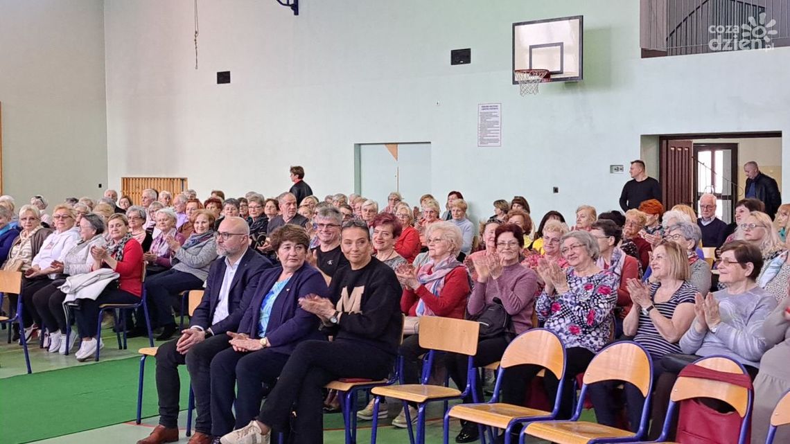 W Ostrowcu chętnych do udziału w zajęciach promujących zdrowy styl życia nie brakuje W Ostrowcu chętnych do udziału w zajęciach promujących zdrowy styl życia nie brakuje