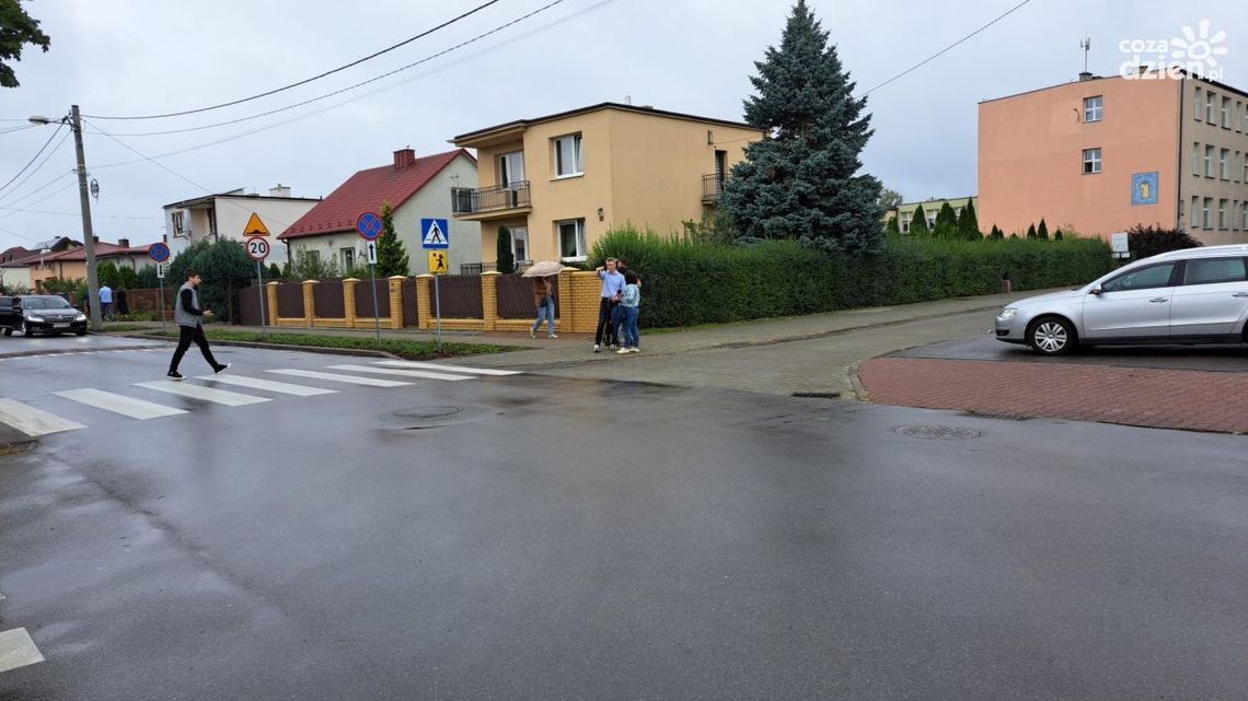 W Ostrowcu dodatkowe oświetlenie przejść dla pieszych i ścieżek rowerowych W Ostrowcu dodatkowe oświetlenie przejść dla pieszych i ścieżek rowerowych