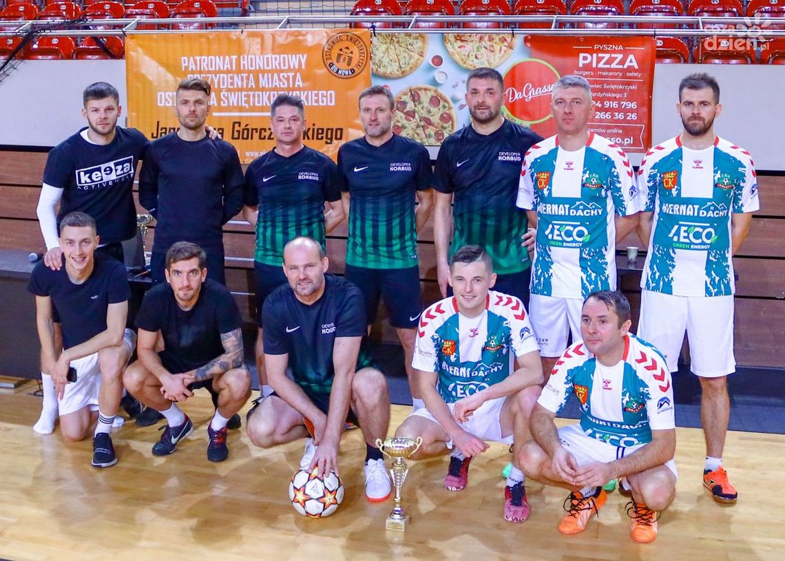 W Ostrowcu grali w siatkonogę