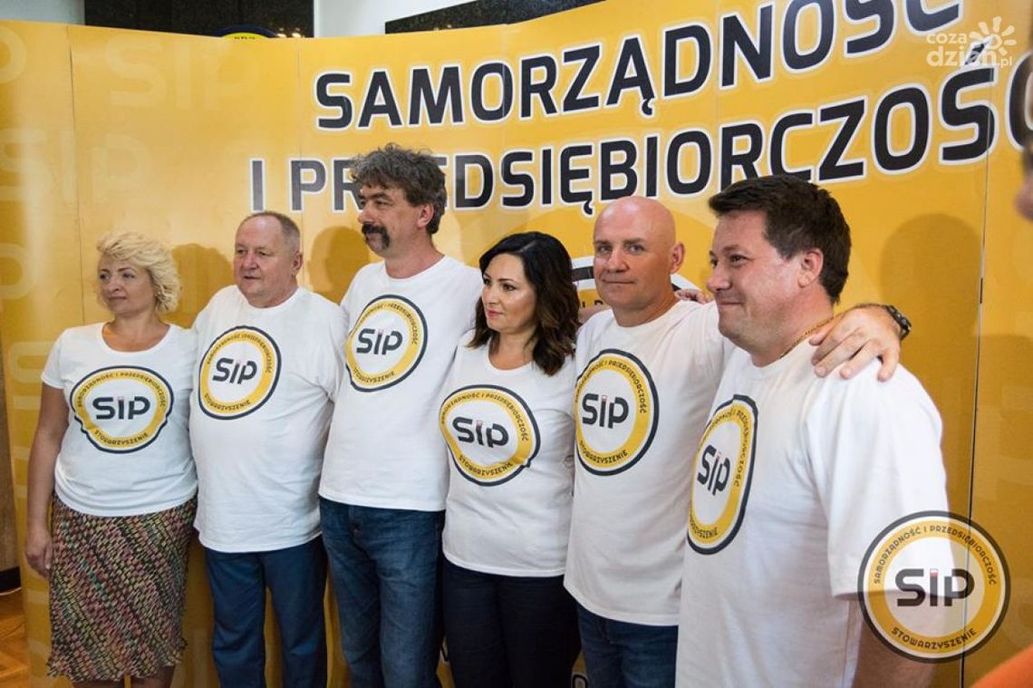 W Ostrowcu kampania ruszyła pełną parą W Ostrowcu kampania ruszyła pełną parą