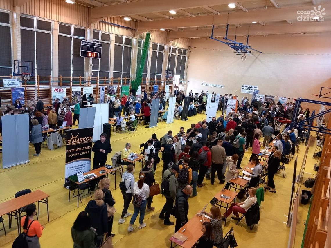 W Ostrowcu odbyły się Regionalne Targi Pracy. Było ponad 500 ofert W Ostrowcu odbyły się Regionalne Targi Pracy. Było ponad 500 ofert