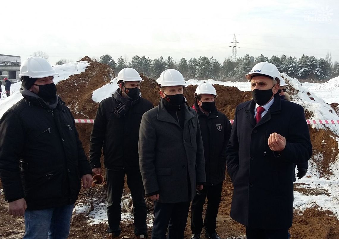 W Ostrowcu Świętokrzyskim powstaje nowa baza dla autobusów komunikacji miejskiej
