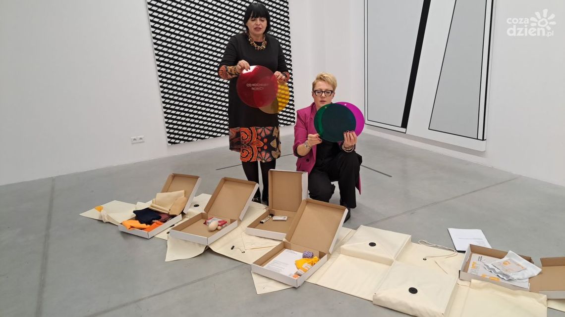 W Ostrowcu uczą dzieci obcować i tworzyć sztukę W Ostrowcu uczą dzieci obcować i tworzyć sztukę