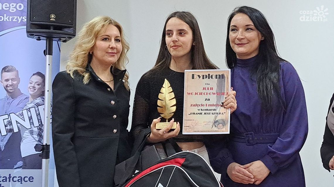 W Ostrowcu udowodnili, że odręczne pisanie jest sztuką W Ostrowcu udowodnili, że odręczne pisanie jest sztuką