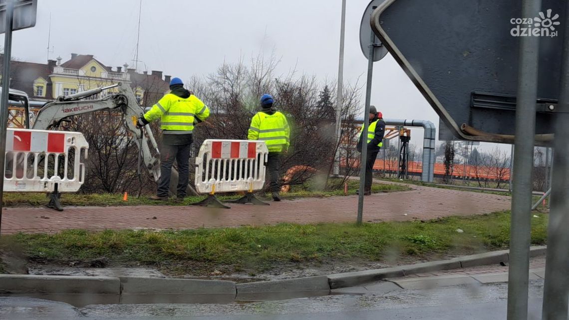 W Ostrowcu zamykają most, żeby go wyburzyć i zbudować nowy 