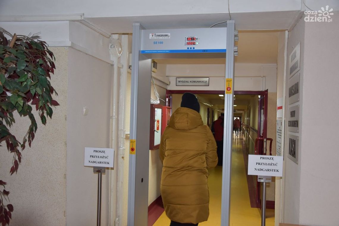 W ostrowieckim starostwie dbają o bezpieczeństwo interesantów W ostrowieckim starostwie dbają o bezpieczeństwo interesantów