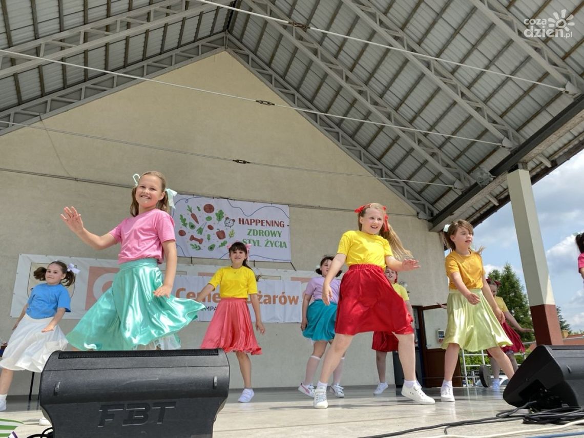 W Ożarowie udowadniali, że "śmiech to zdrowie" W Ożarowie udowadniali, że "śmiech to zdrowie"