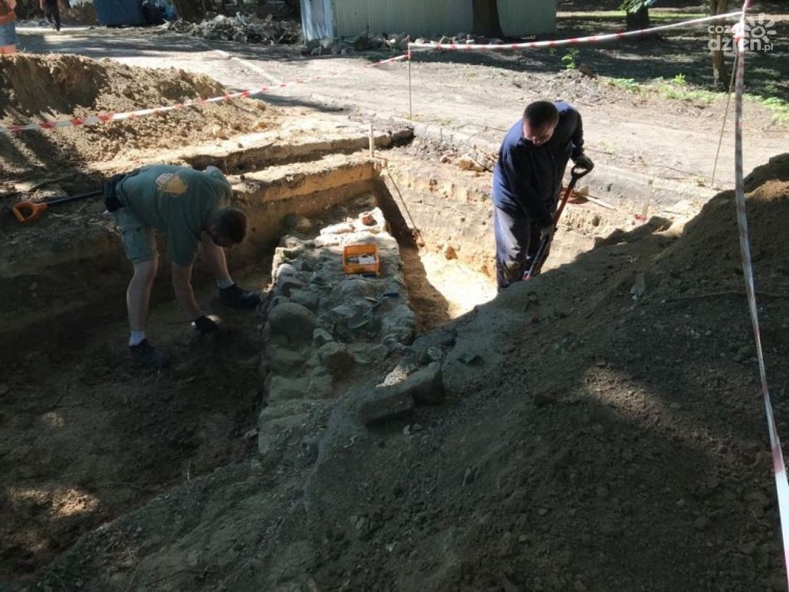 W pobliżu Pałacu Wielopolskich archeolodzy odnaleźli resztki dworu W pobliżu Pałacu Wielopolskich archeolodzy odnaleźli resztki dworu