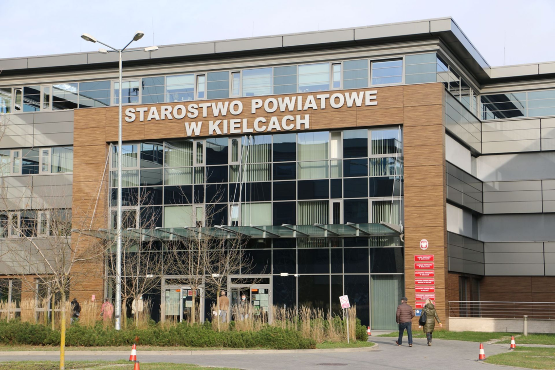 W poniedziałek rusza X Sesja Rady Powiatu w Kielcach W poniedziałek rusza X Sesja Rady Powiatu w Kielcach