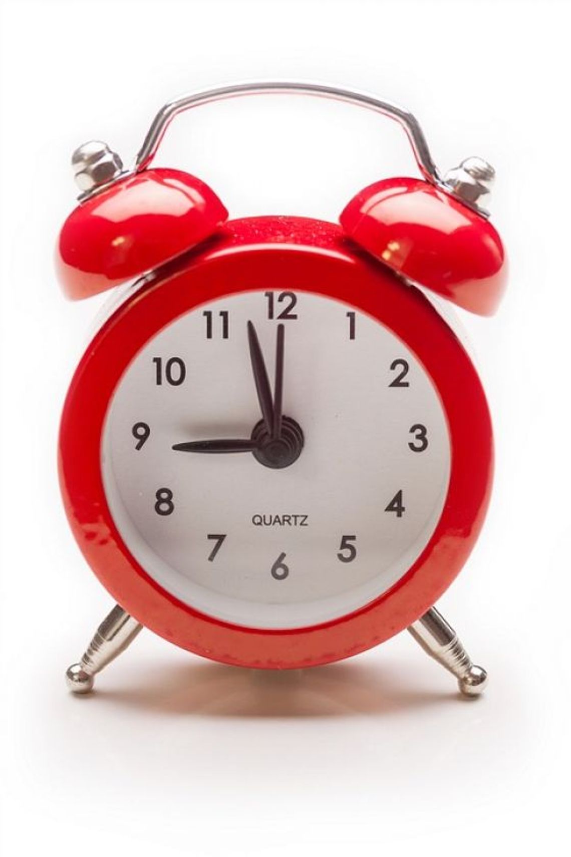 W weekend cofamy wskazówki o godzinę