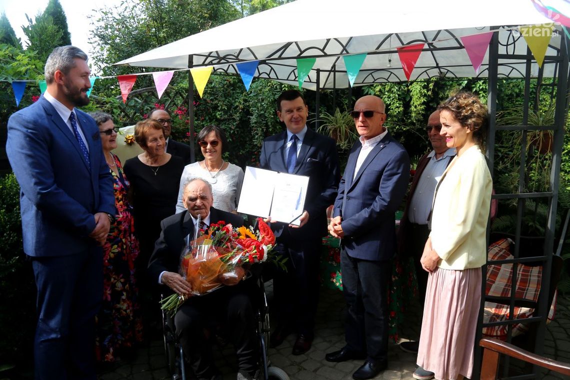 Wacław Sobulski z Ostrowca świętował setne urodziny Wacław Sobulski z Ostrowca świętował setne urodziny
