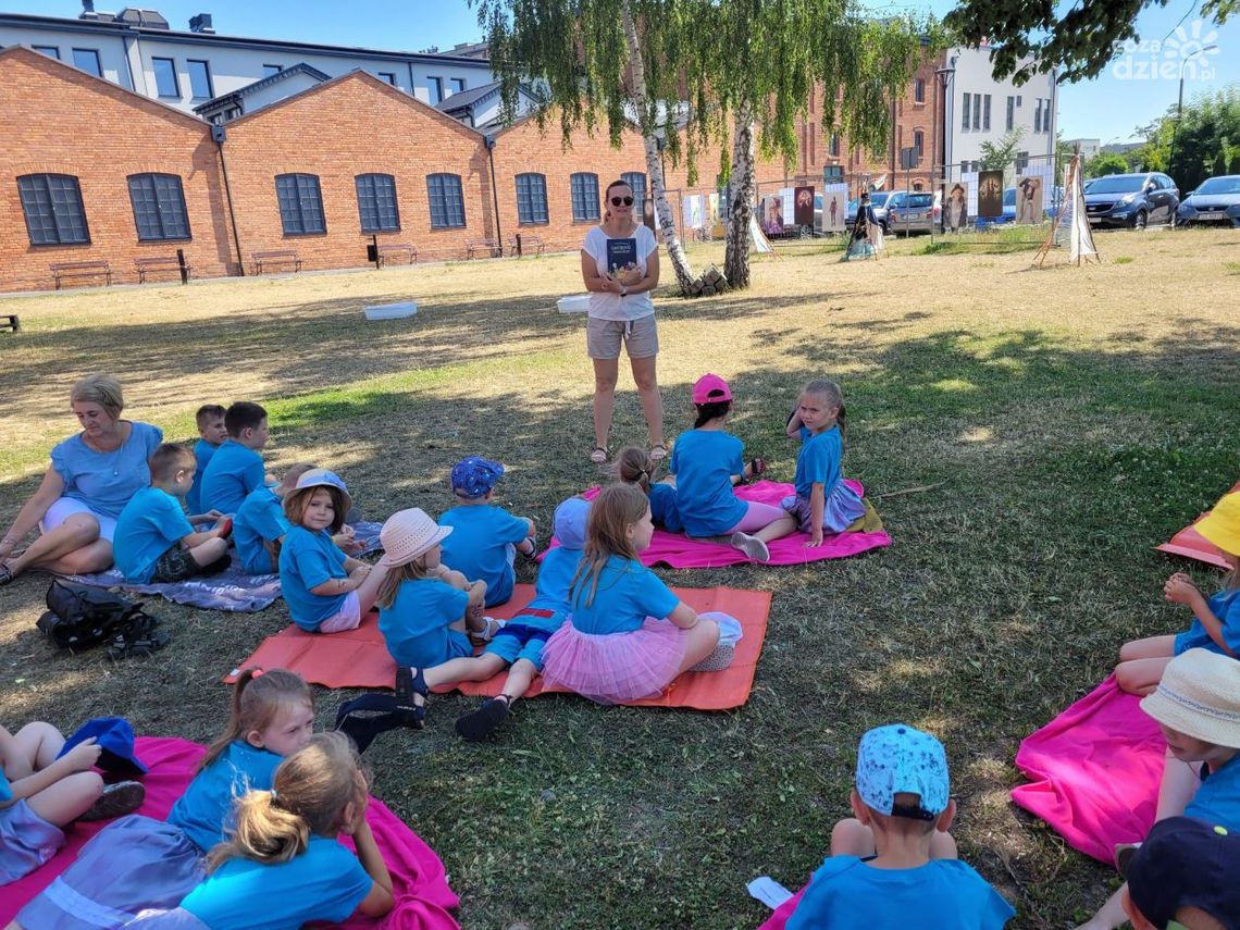 Wakacje z książką. MBP zaprasza na ciekawe zajęcia