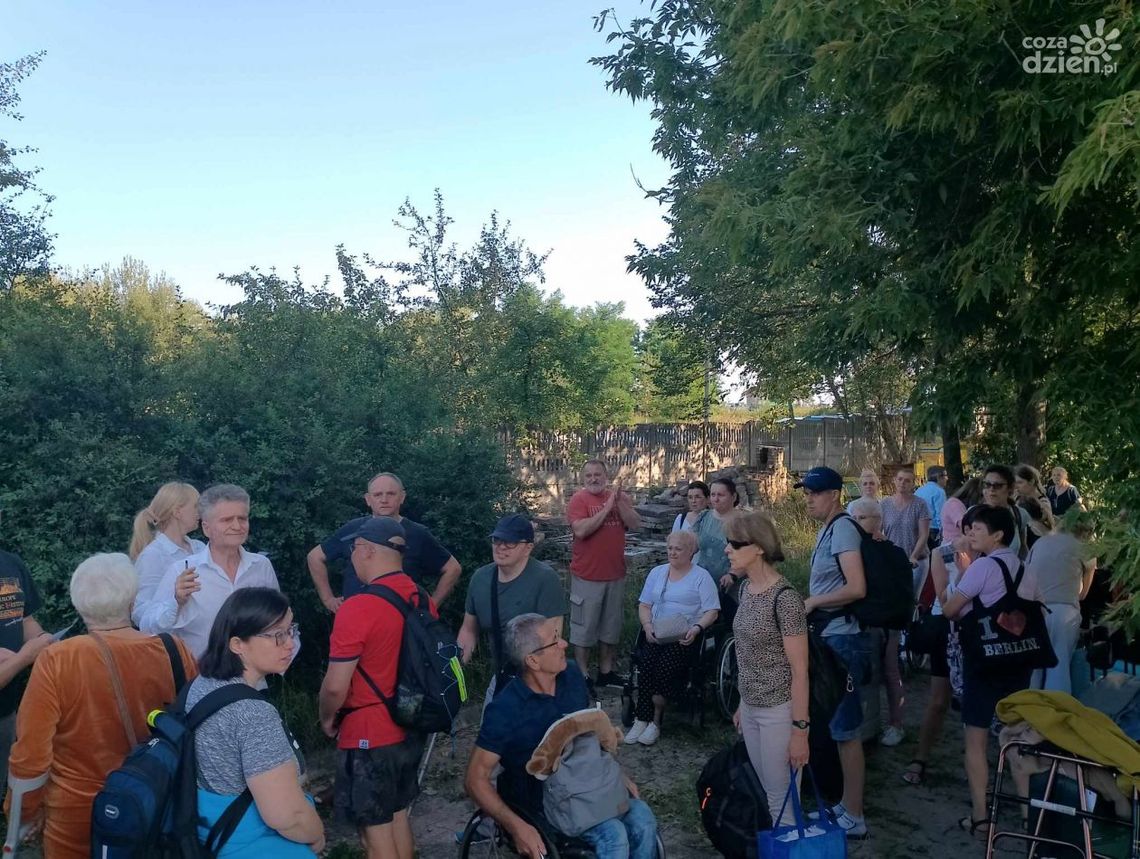 Wakacyjny wyjazd osób niepełnosprawnych wraz z Senatorem RP Krzysztofem Słoniem Wakacyjny wyjazd osób niepełnosprawnych wraz z Senatorem RP Krzysztofem Słoniem