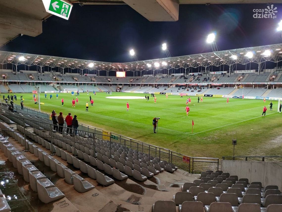 Wicelider podejmie osłabioną Koronę. Dla kielczan to mecz ostatniej szansy? Wicelider podejmie osłabioną Koronę. Dla kielczan to mecz ostatniej szansy?