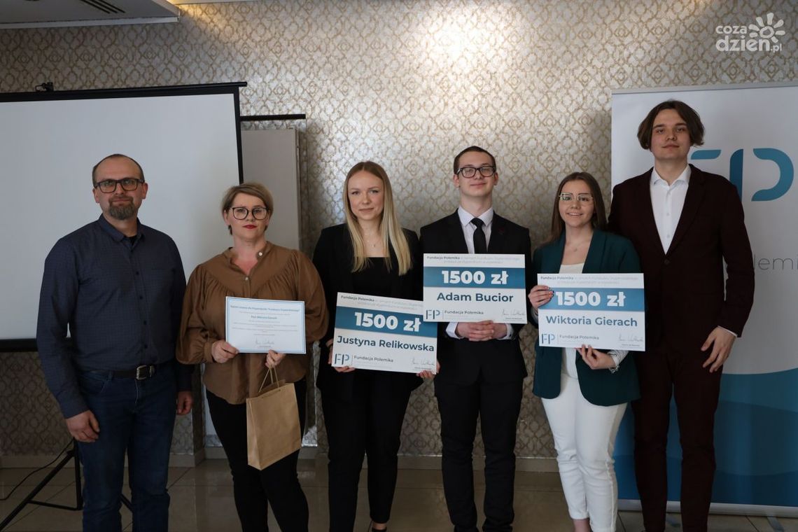 Wicepremier Kosiniak-Kamysz w Opatowie wręczy stypendia uzdolnionym uczniom Wicepremier Kosiniak-Kamysz w Opatowie wręczy stypendia uzdolnionym uczniom