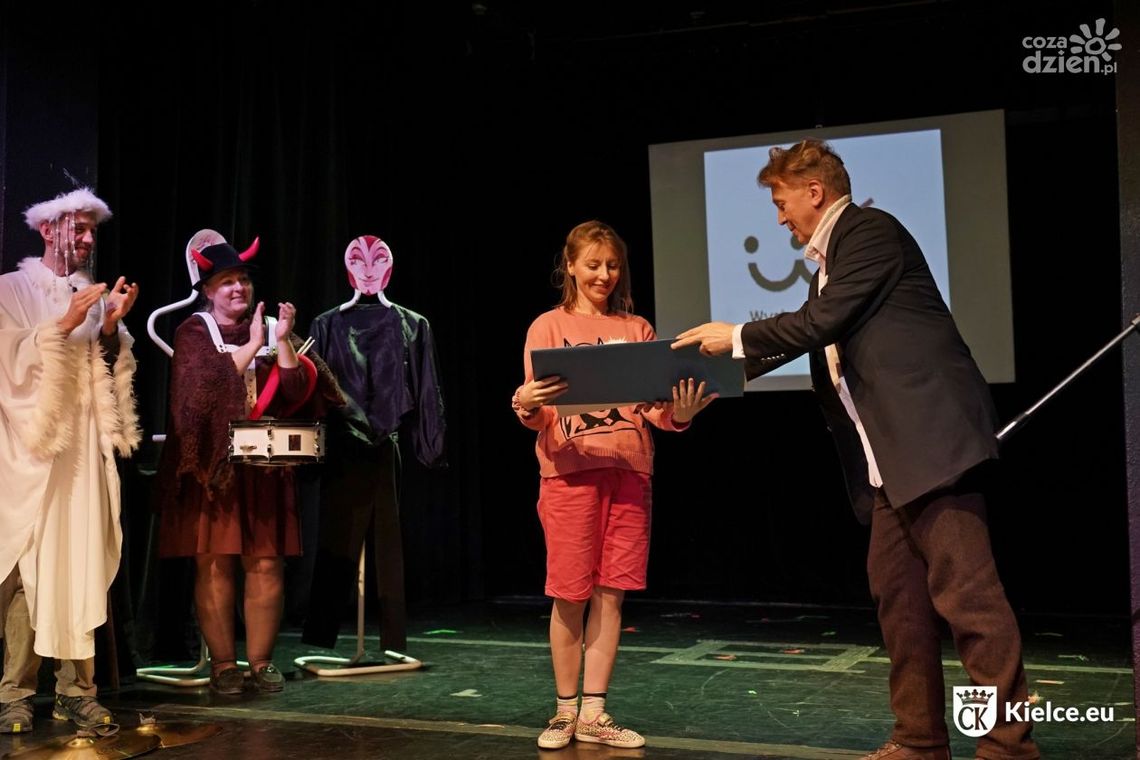 Widzowie nagrodzili aktorów z teatru "Kubuś" Widzowie nagrodzili aktorów z teatru "Kubuś"