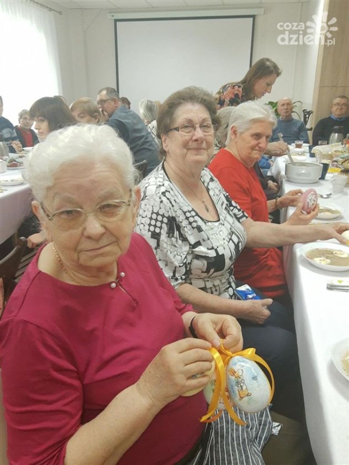 Wielkanocne śniadanie dla osób bezdomnych i samotnych