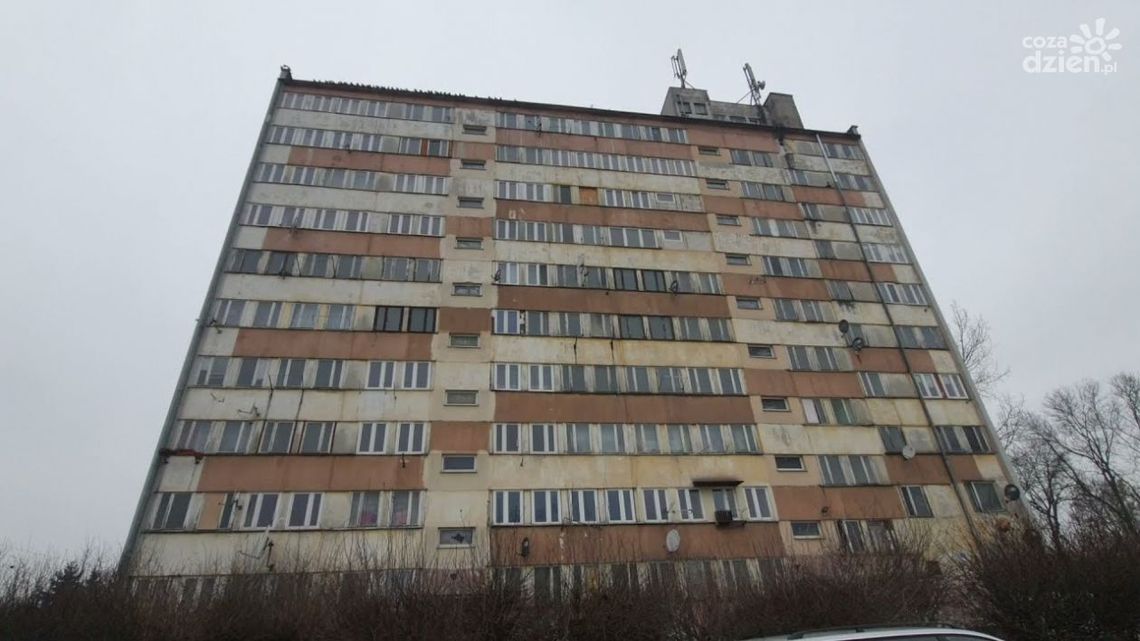 "Wieżowiec grozy" przy Młodej 4 przechodzi pod nadzór Politechniki Świętokrzyskiej "Wieżowiec grozy" przy Młodej 4 przechodzi pod nadzór Politechniki Świętokrzyskiej