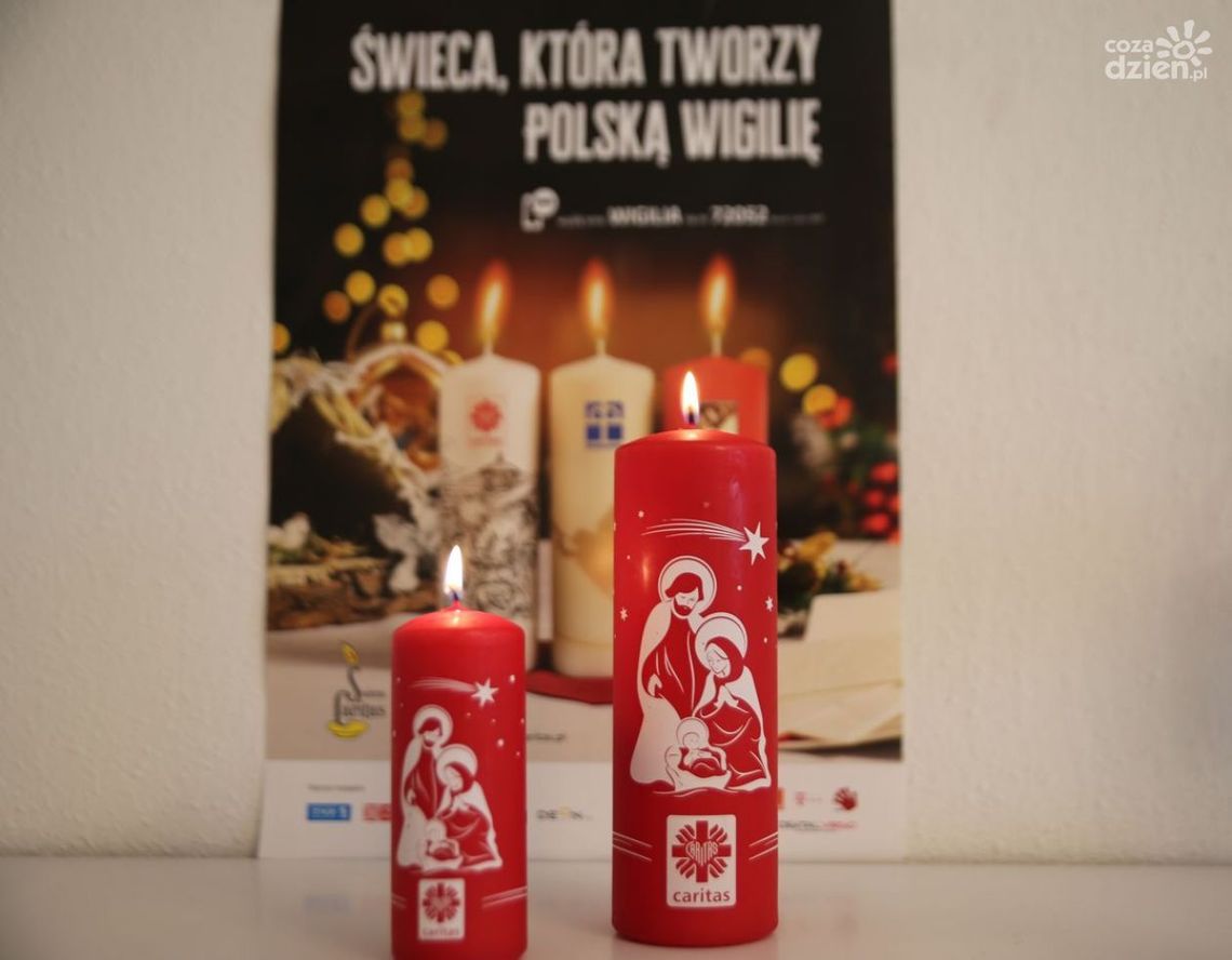Wigilijna świeca Caritas - polska tradycja świąteczna Wigilijna świeca Caritas - polska tradycja świąteczna