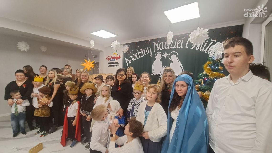 Wigilijne spotkanie w przedszkolu specjalnym Promyk w Ostrowcu Wigilijne spotkanie w przedszkolu specjalnym Promyk w Ostrowcu