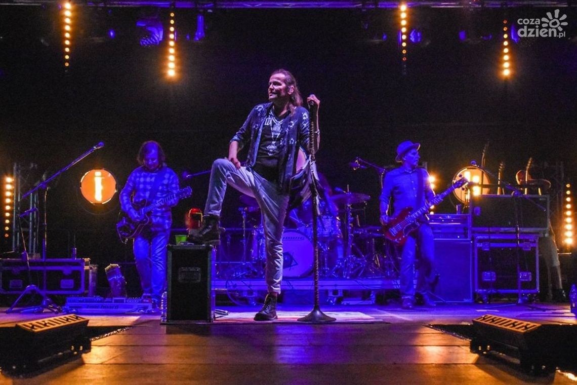 "Wilki" w Ostrowcu. Znany zespół zaśpiewa dla Pań "Wilki" w Ostrowcu. Znany zespół zaśpiewa dla Pań