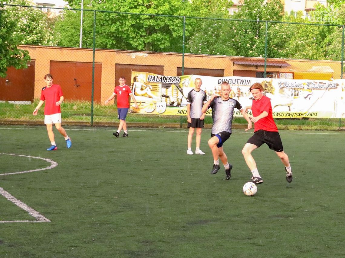 Wiosenny Turniej Ostrowieckiej Piłkarskiej Ligi Firm zakończony Wiosenny Turniej Ostrowieckiej Piłkarskiej Ligi Firm zakończony
