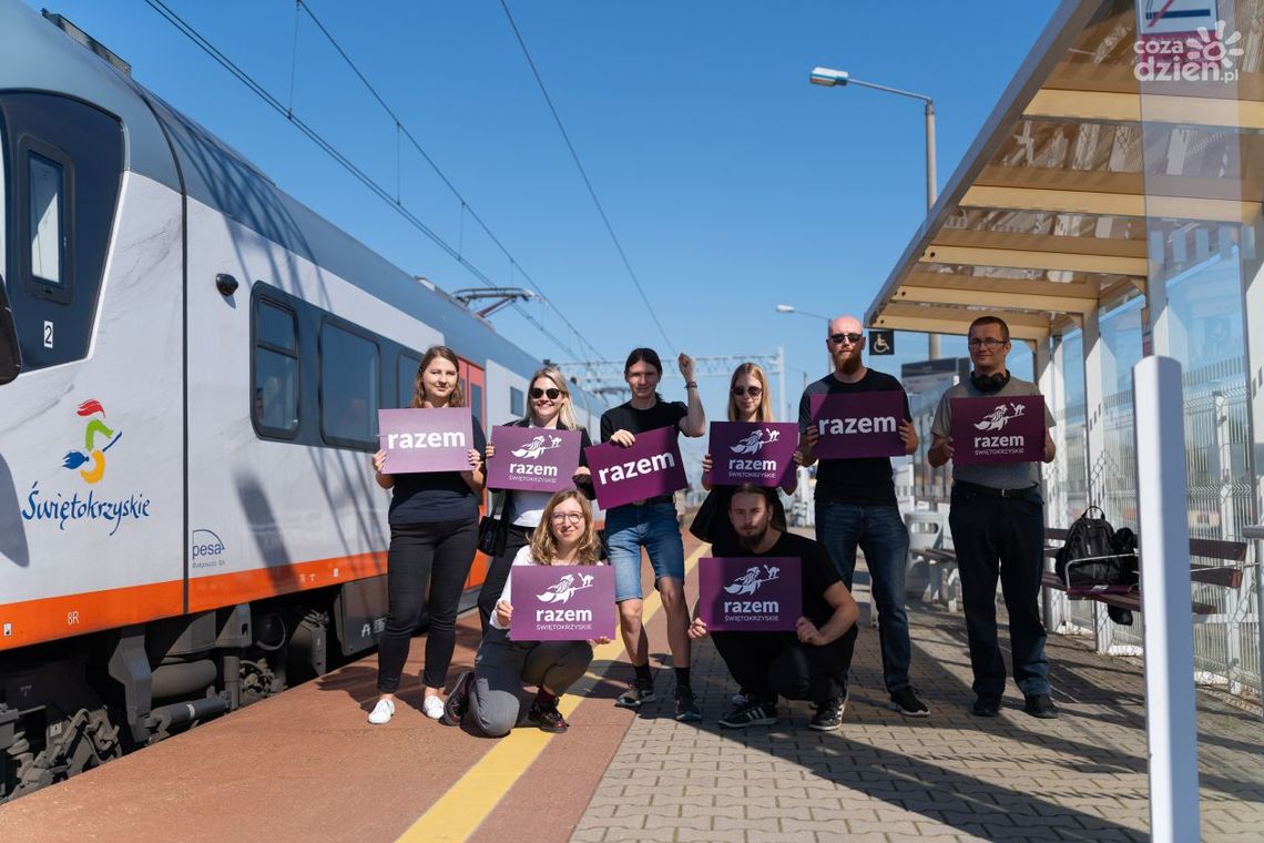 Włoszczowa walczy o kolej. Mieszkańcy i Partia Razem przeciw marginalizacji stacji