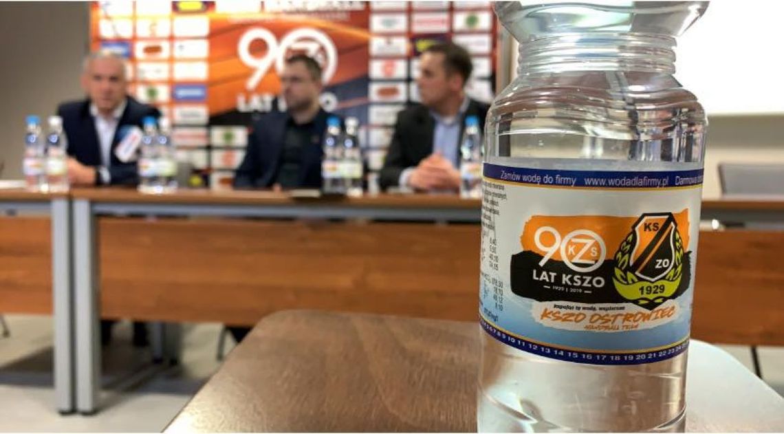 Woda mineralna z logo KSZO Woda mineralna z logo KSZO