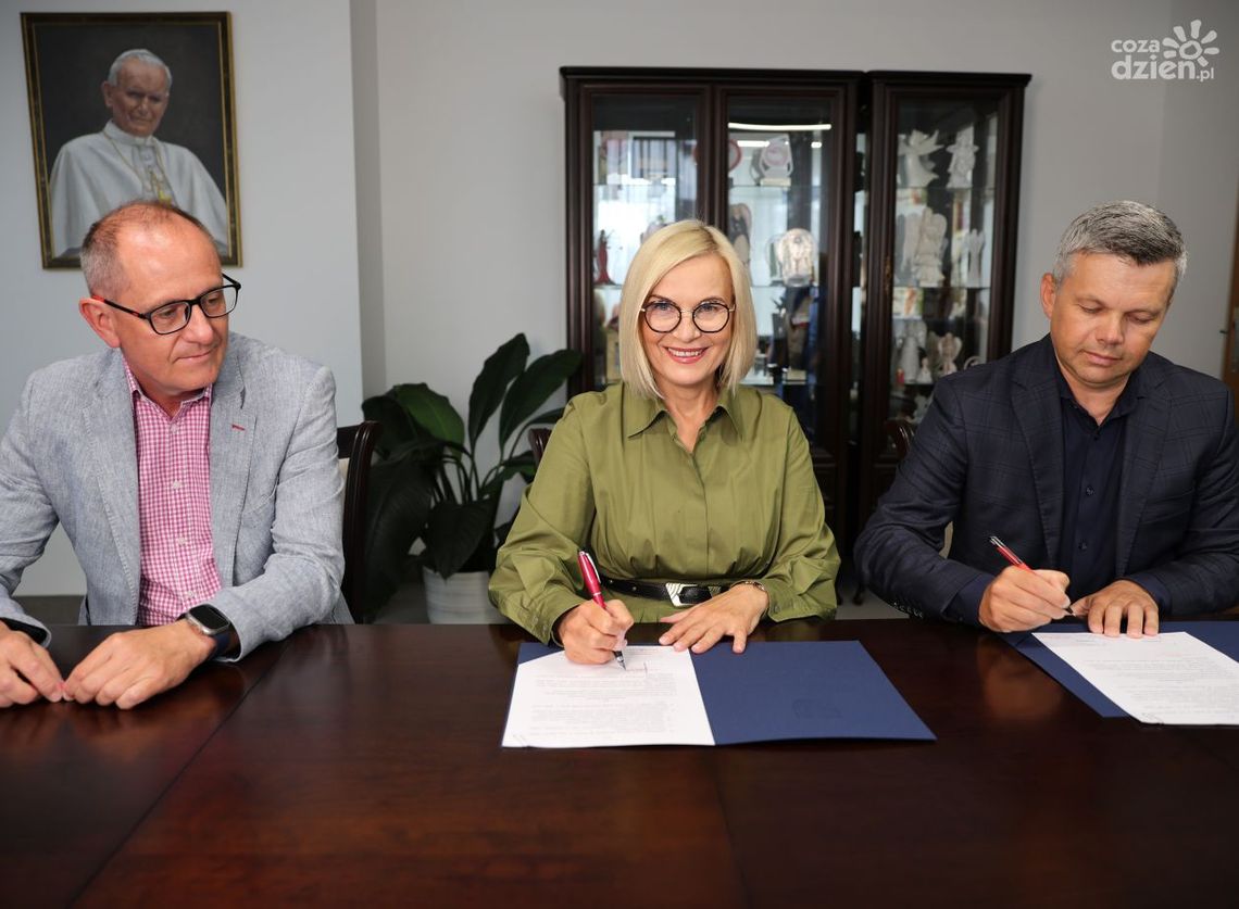 Województwo świętokrzyskie promowane przez Suzuki Korona Handball Województwo świętokrzyskie promowane przez Suzuki Korona Handball