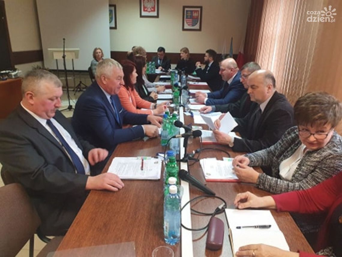 Wójt Bałtowa zarobi więcej. To jedna z pierwszych decyzji nowej rady.