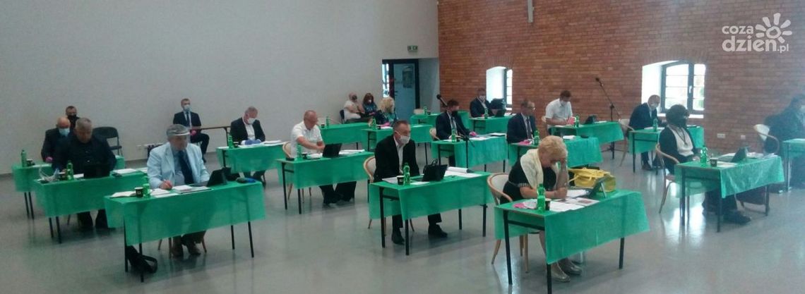 Wotum zaufania dla Zarządu Powiatu Ostrowieckiego Wotum zaufania dla Zarządu Powiatu Ostrowieckiego