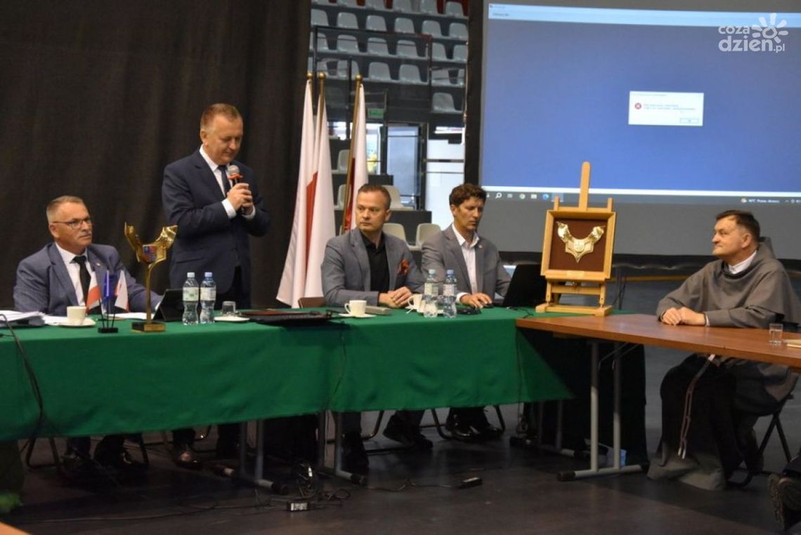 Wotum zaufania i absolutorium dla burmistrza Roberta Jaworskiego udzielone jednogłośnie