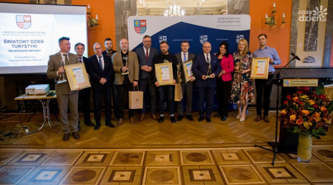 Wręczono statuetki "Wędrowca Świętokrzyskiego" Wręczono statuetki "Wędrowca Świętokrzyskiego"