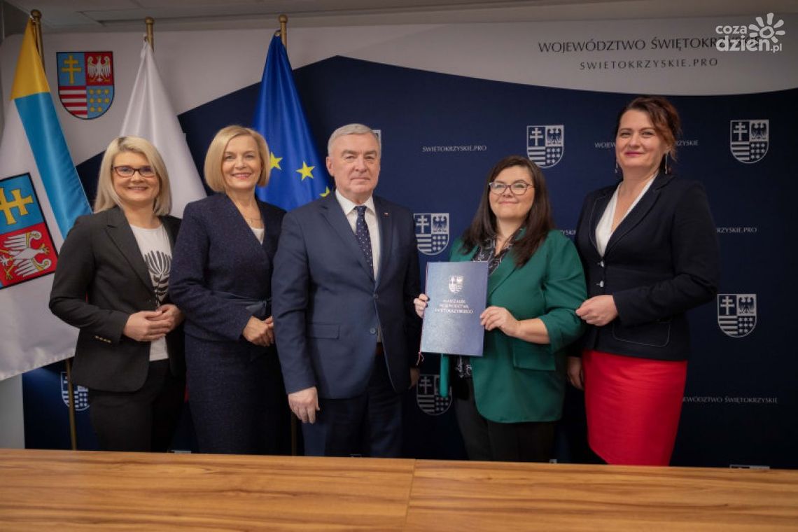 Wsparcie rozwoju społecznego i świadomości ekologicznej Wsparcie rozwoju społecznego i świadomości ekologicznej