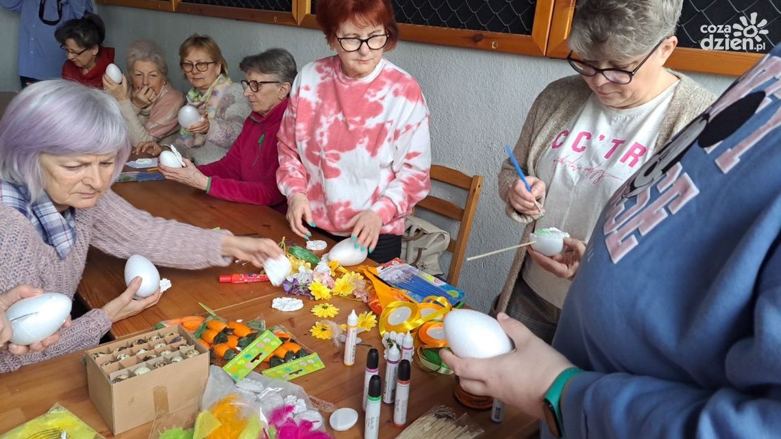 Wspólne działania młodzieży i seniorów. Nowy Projekt LGD Krzemienny Krąg w powiecie ostrowieckim Wspólne działania młodzieży i seniorów. Nowy Projekt LGD Krzemienny Krąg w powiecie ostrowieckim