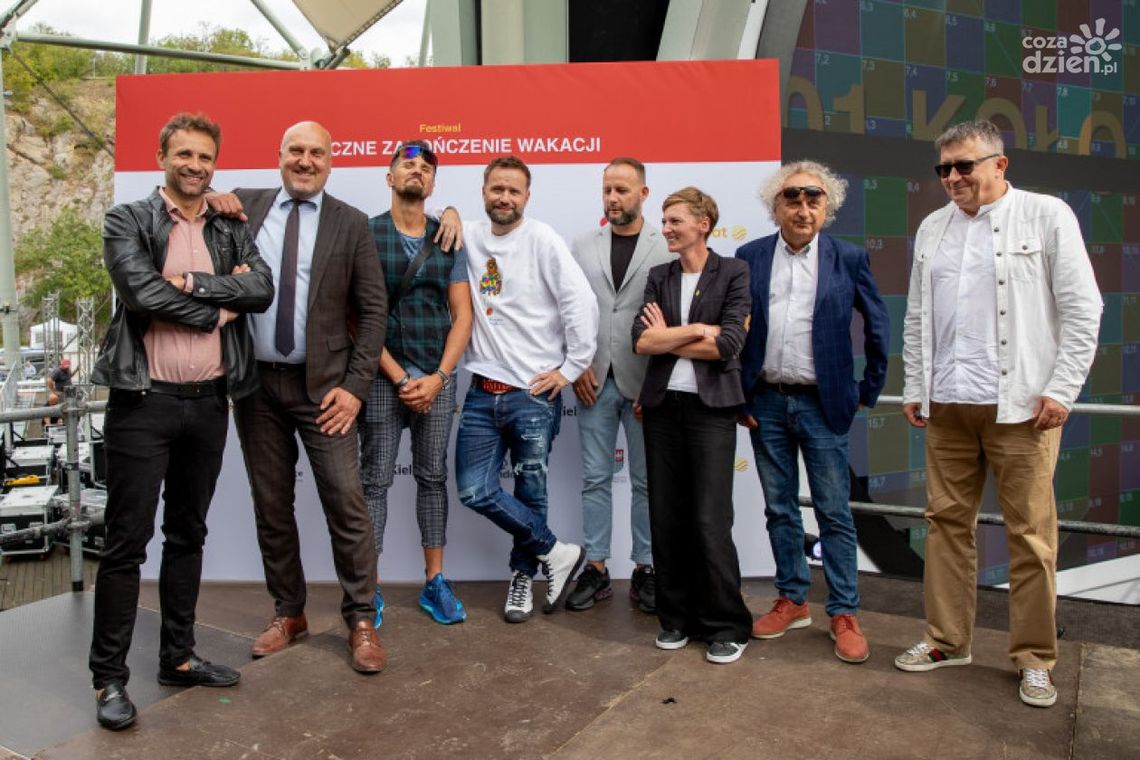 Wspólnie z Kabaretem Skeczów Męczących wybierzemy muzyczny hit tegorocznych wakacji