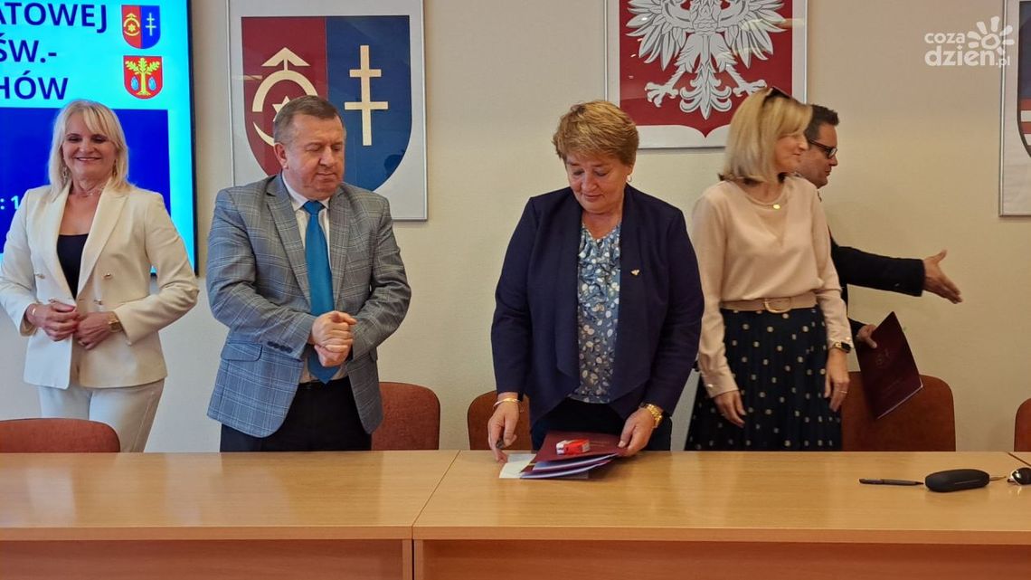 Współpraca samorządów ułatwia i przyspiesza remont drogi Współpraca samorządów ułatwia i przyspiesza remont drogi