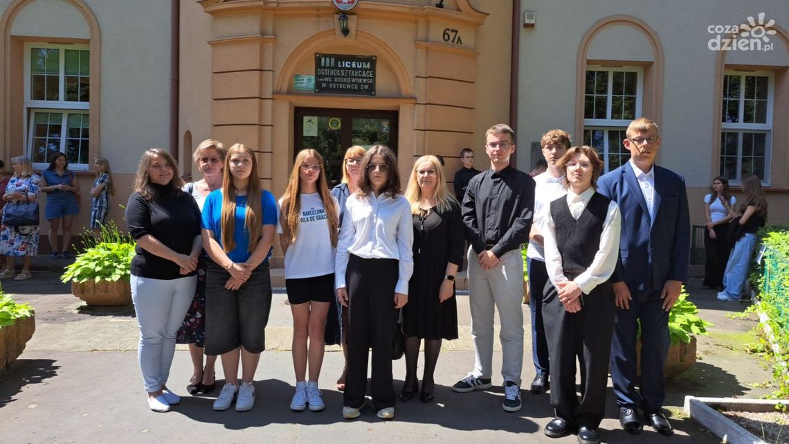Wszechstronni olimpijczycy z ostrowieckiego liceum Wszechstronni olimpijczycy z ostrowieckiego liceum