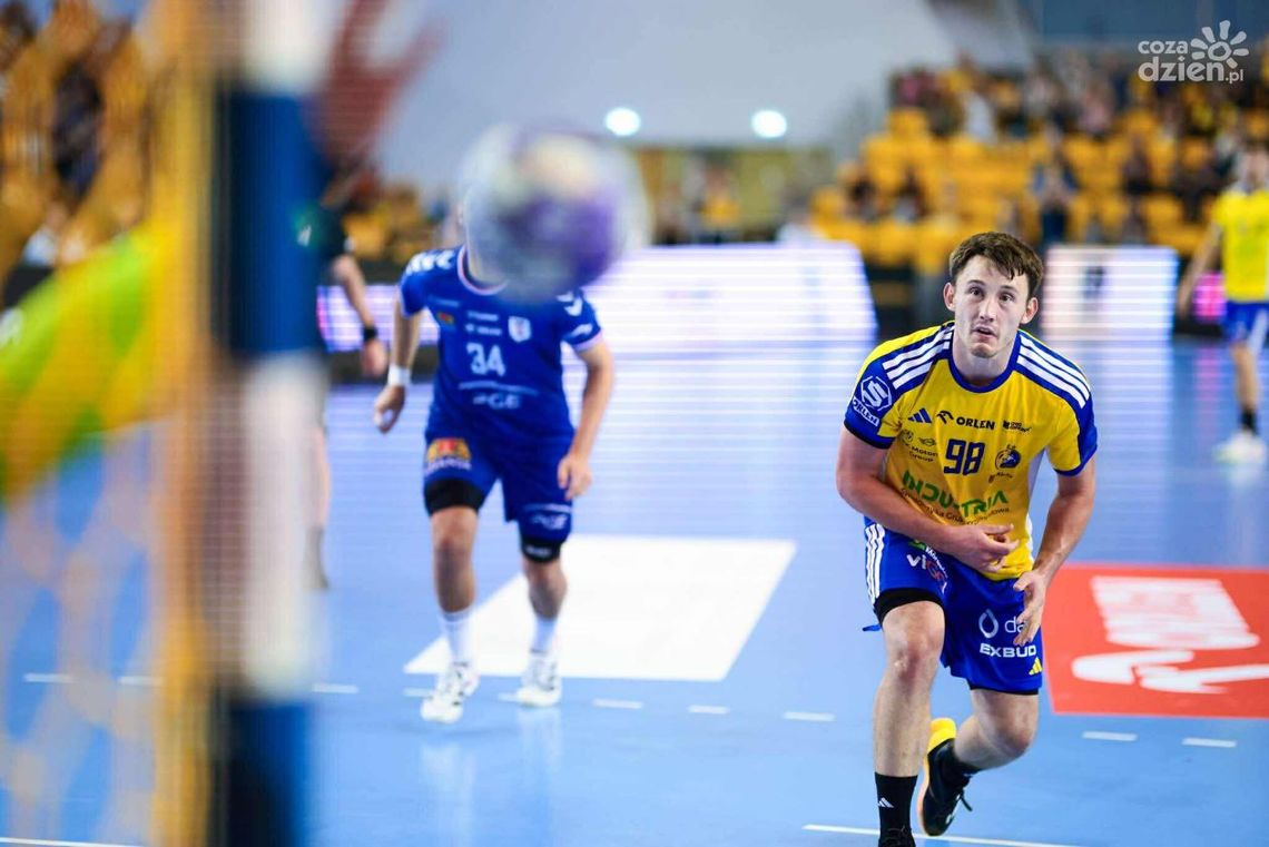 Wybrzeże pokonane w niedzielne południe, czas na Kolstad Wybrzeże pokonane w niedzielne południe, czas na Kolstad