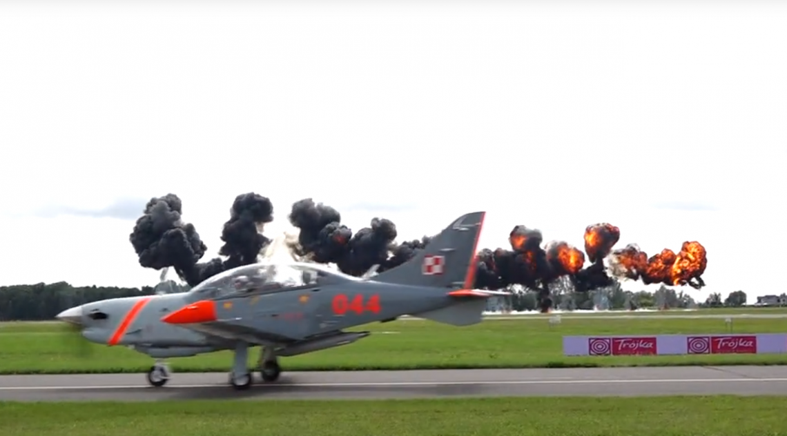 Wybuch kontrolowany na Air Show! [wideo]