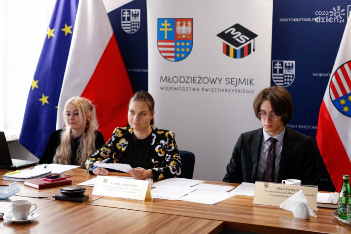 Wydłużony czas zgłaszania się do Młodzieżowego Sejmiku
Wydłużony czas zgłaszania się do Młodzieżowego Sejmiku