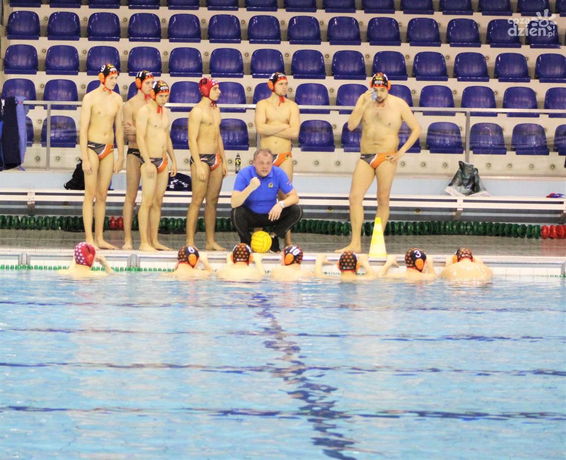 Wygrana i przegrana waterpolistów KSZO