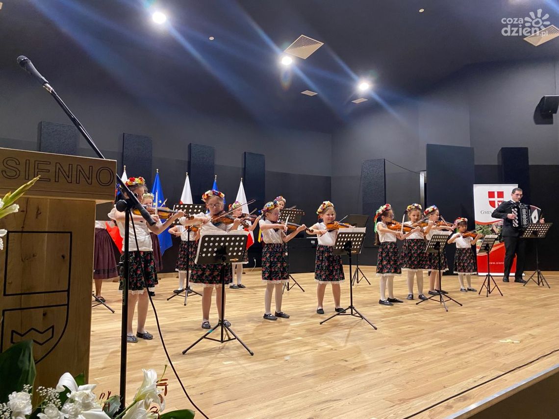 Wyjątkowy koncert w nowym budynku szkoły muzycznej w Siennie Wyjątkowy koncert w nowym budynku szkoły muzycznej w Siennie